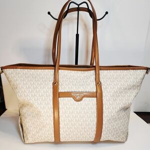 Michael Kors Beck Large Logo Tote Bag In Vanilla And Almond